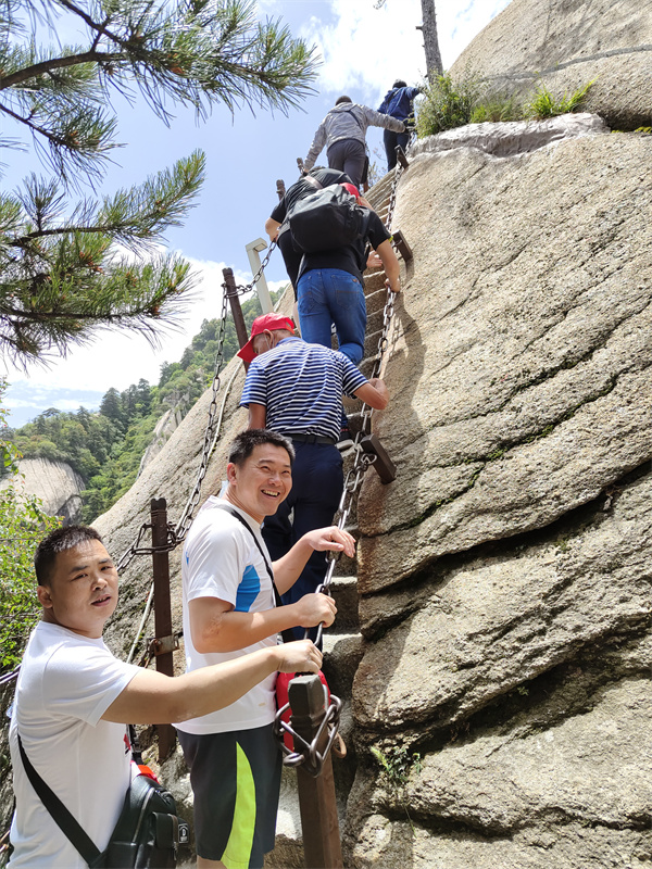 2021年第一批员工旅游之西安_赢天堂